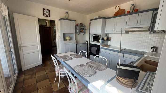 Image No.14-6 Bed House for sale