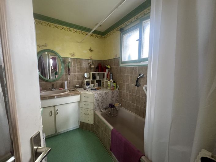 Image No.17-6 Bed House for sale