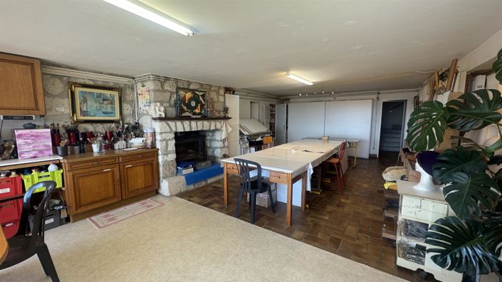 Image No.21-6 Bed House for sale