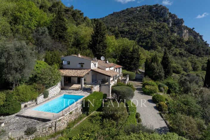 Image No.2-4 Bed House for sale