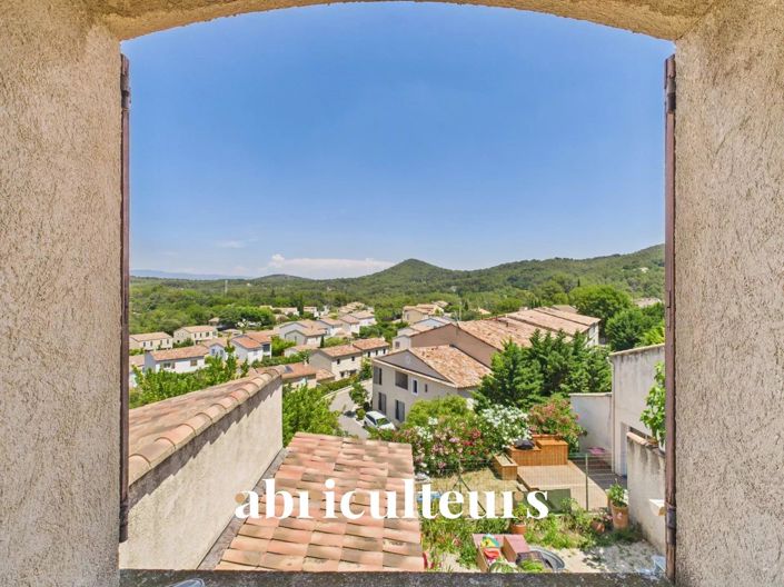 Image No.1-3 Bed Property for sale