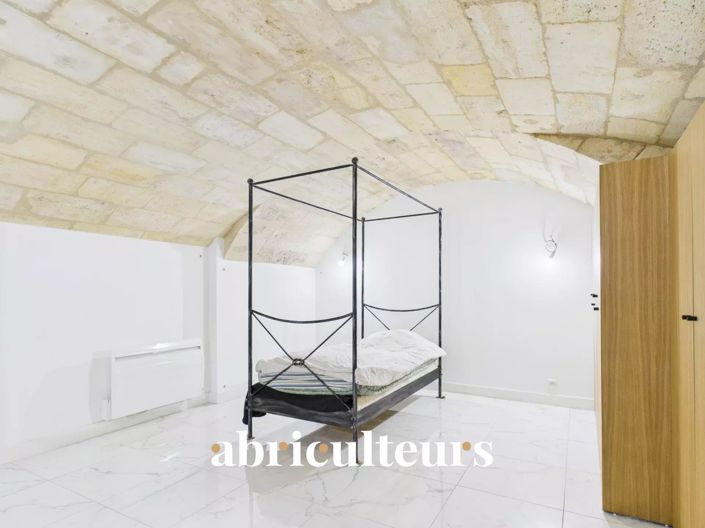 Image No.10-1 Bed Property for sale