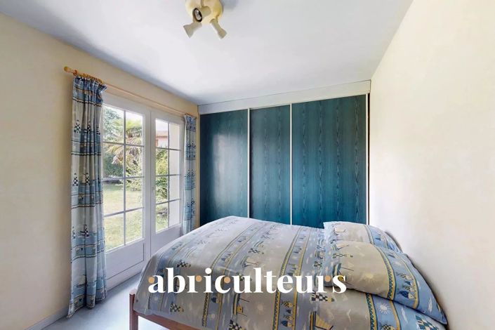 Image No.9-4 Bed House for sale