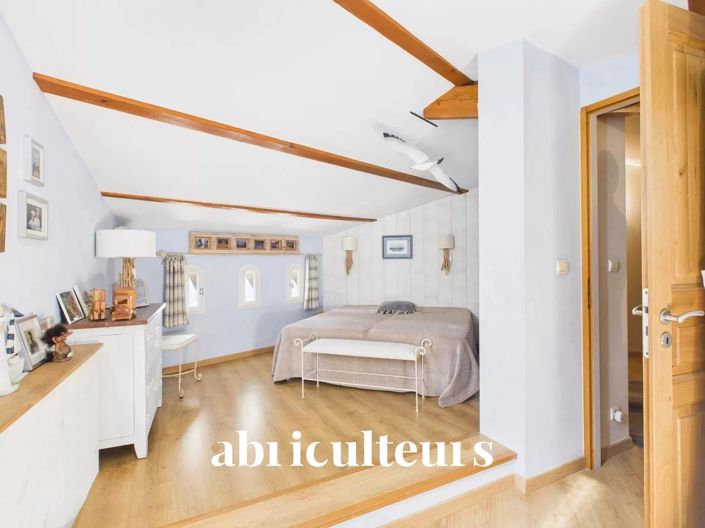 Image No.15-4 Bed House for sale