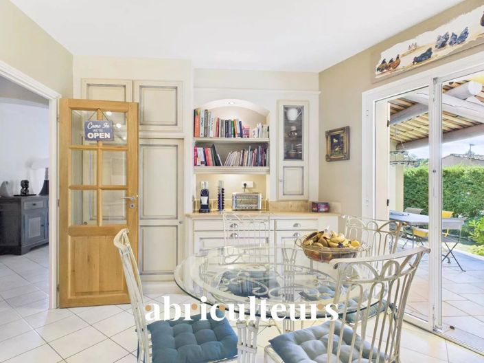 Image No.8-4 Bed House for sale