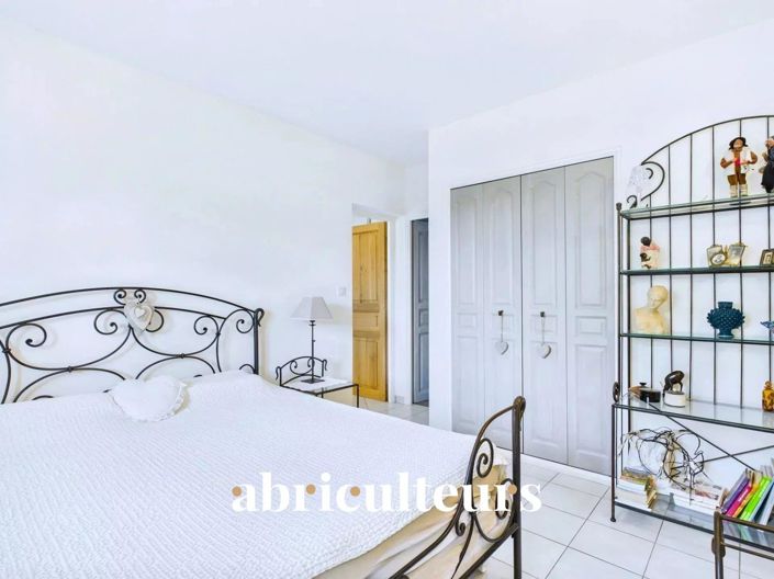 Image No.9-4 Bed House for sale