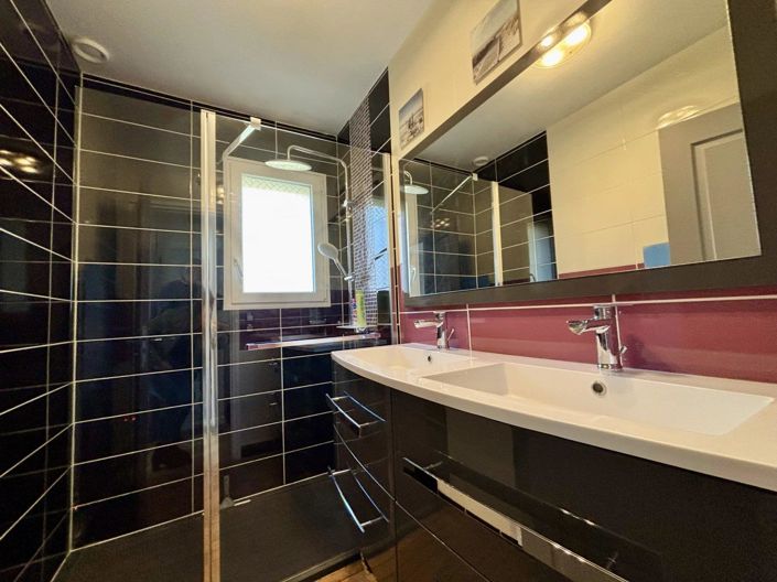 Image No.7-2 Bed House for sale