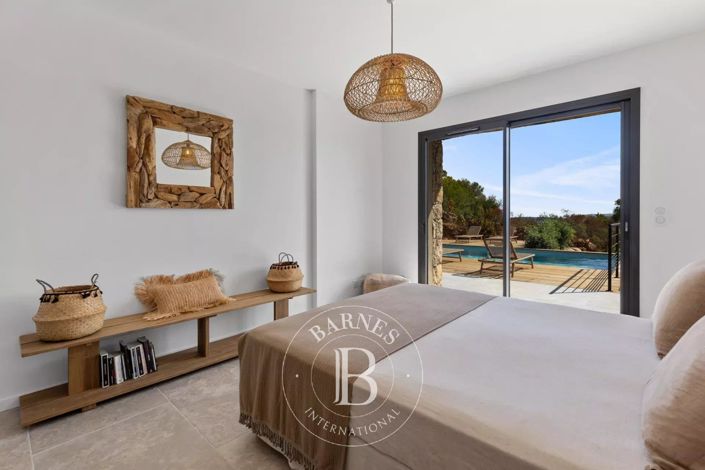 Image No.13-4 Bed House for sale