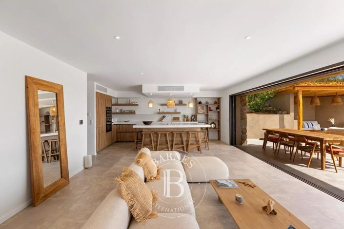 Image No.3-4 Bed House for sale