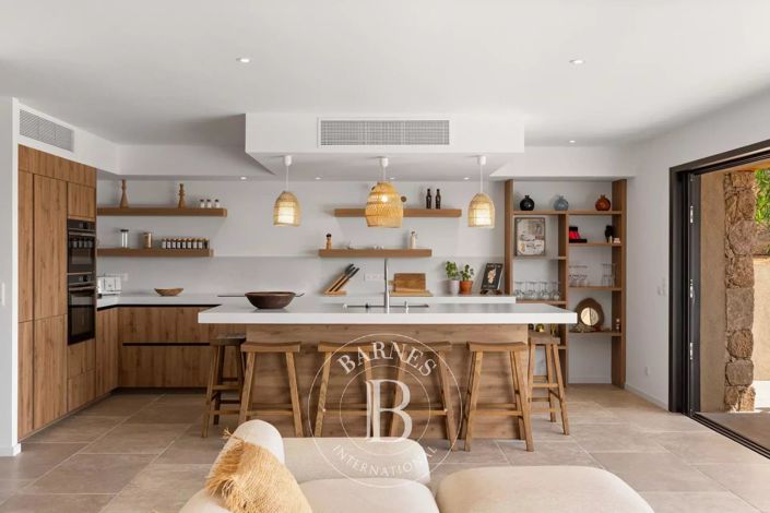 Image No.4-4 Bed House for sale