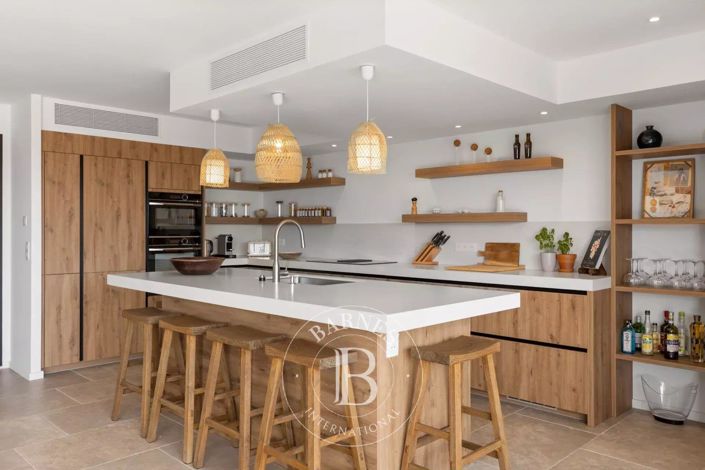 Image No.6-4 Bed House for sale