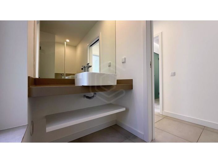 Image No.24-2 Bed Property for sale