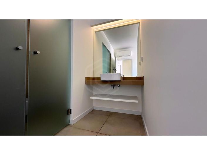 Image No.25-2 Bed Property for sale