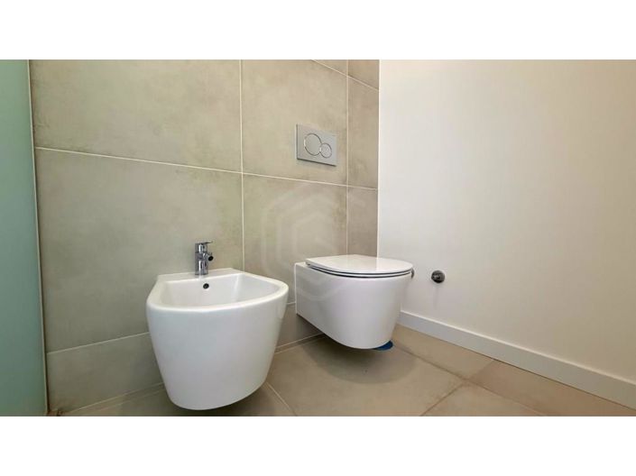 Image No.26-2 Bed Property for sale