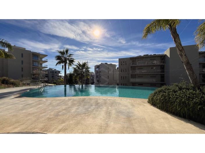 Image No.32-2 Bed Property for sale