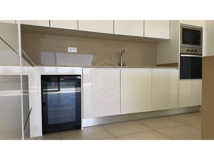 Image No.4-2 Bed Property for sale