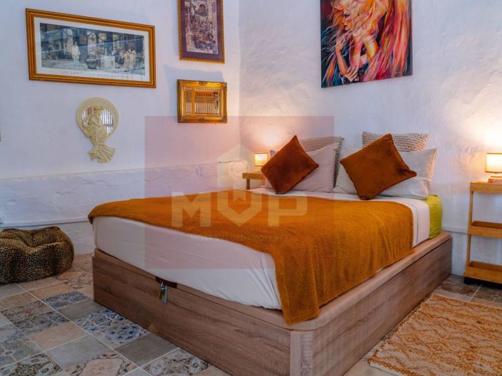 Image No.14-3 Bed House for sale