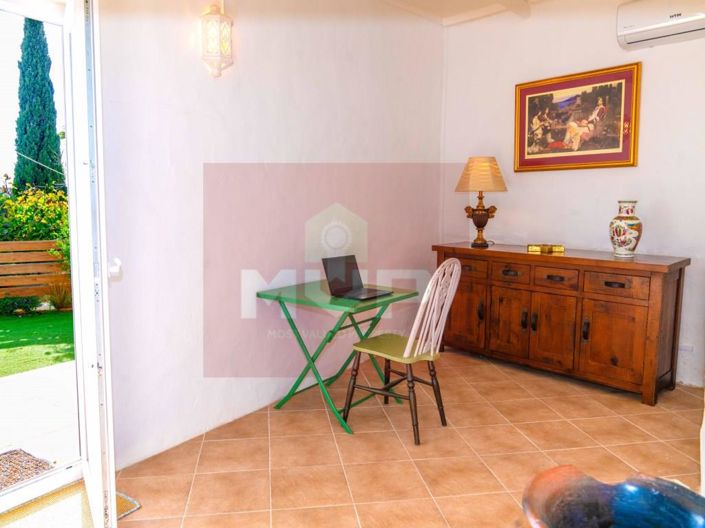 Image No.17-3 Bed House for sale
