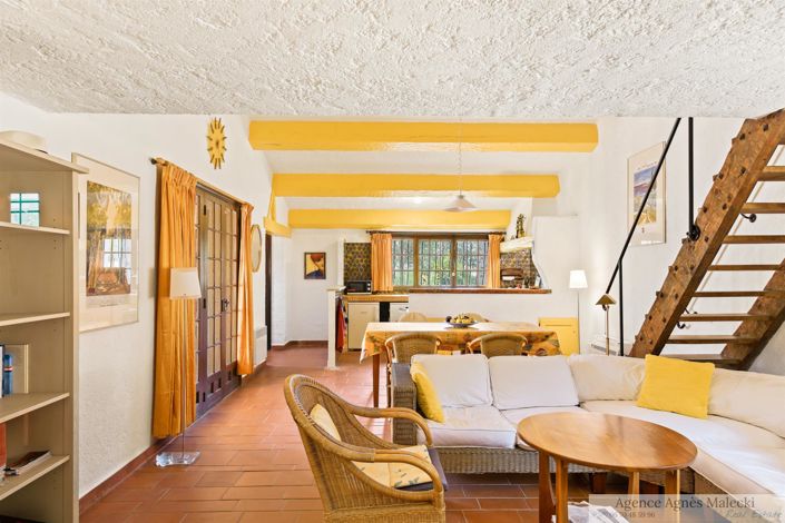 Image No.14-6 Bed House for sale