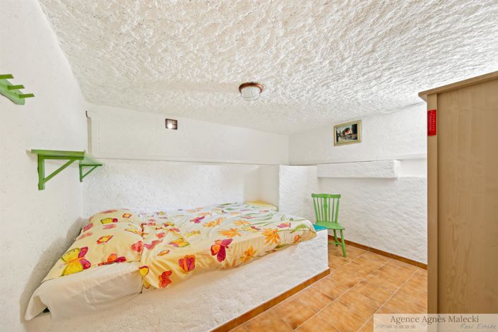 Image No.23-6 Bed House for sale