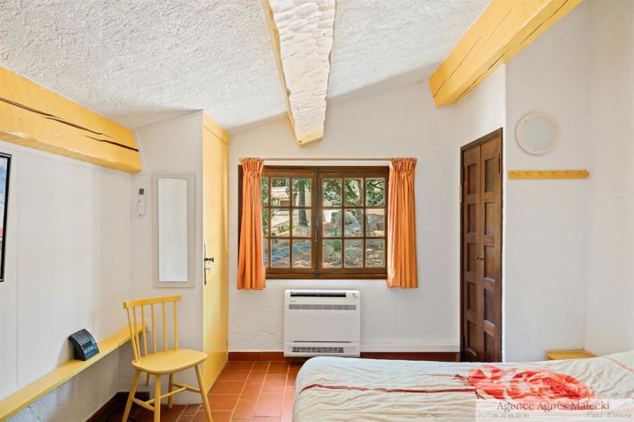 Image No.28-6 Bed House for sale