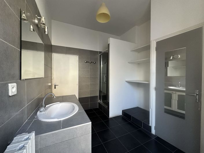 Image No.5-2 Bed Property for sale