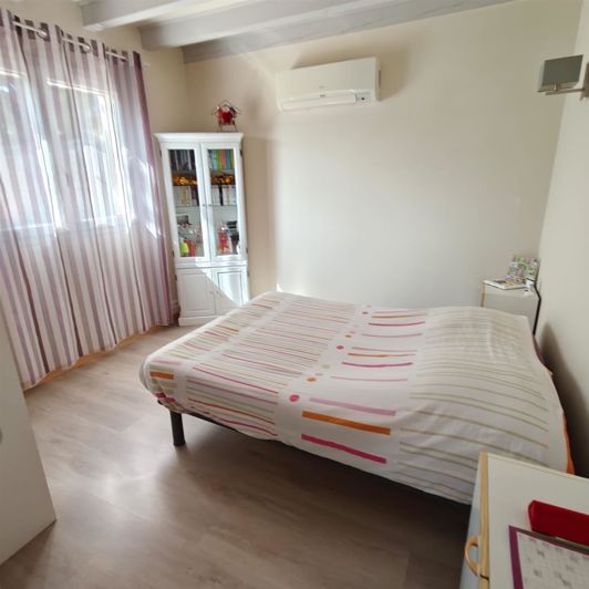 Image No.10-3 Bed House for sale