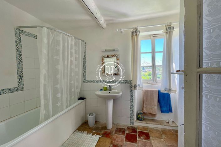 Image No.14-3 Bed House for sale