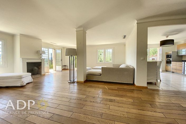 Image No.4-5 Bed House for sale