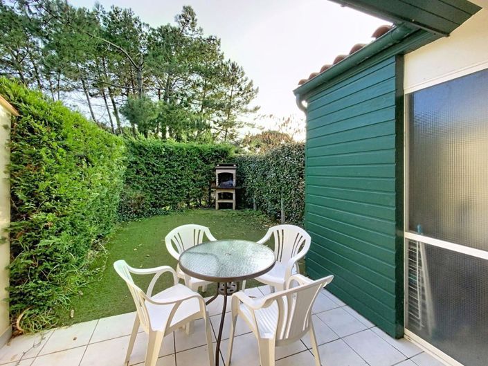 Image No.11-1 Bed Property for sale