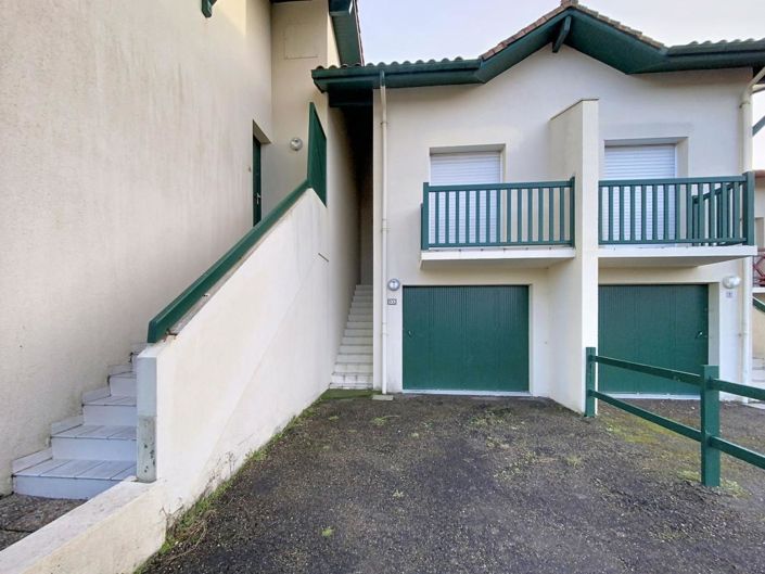 Image No.12-1 Bed Property for sale