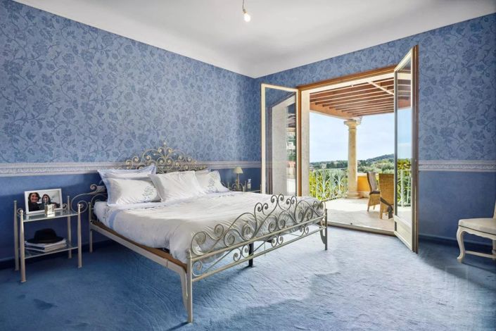 Image No.6-10 Bed House for sale