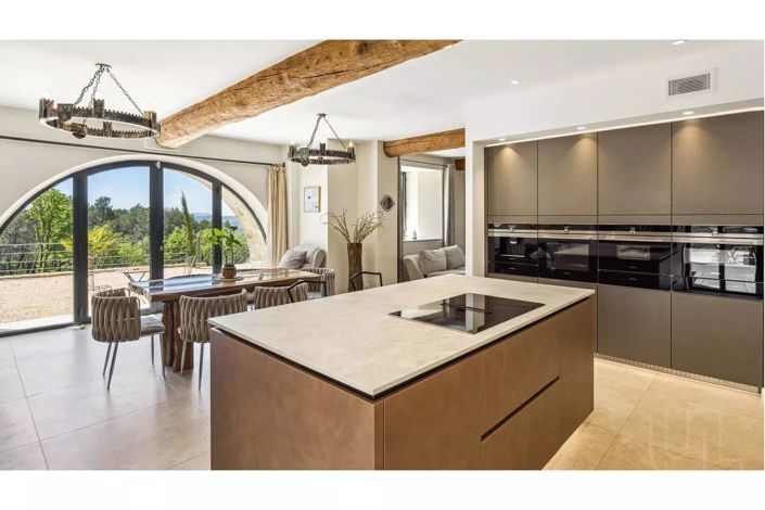 Image No.7-5 Bed House for sale