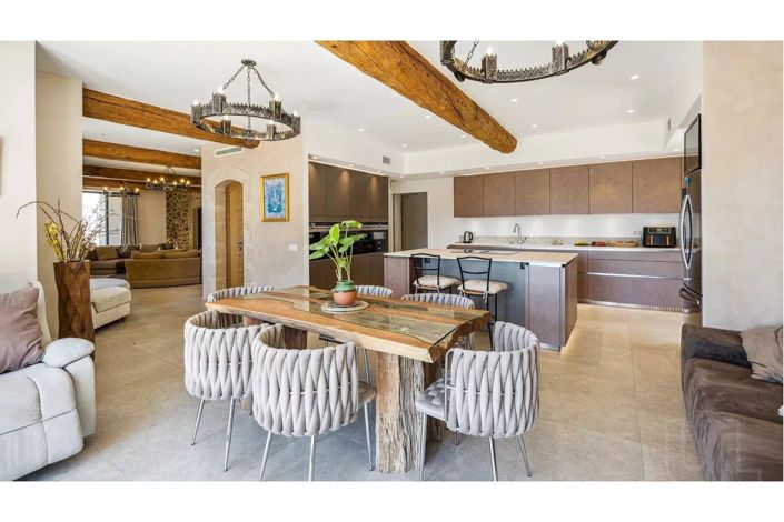 Image No.8-5 Bed House for sale