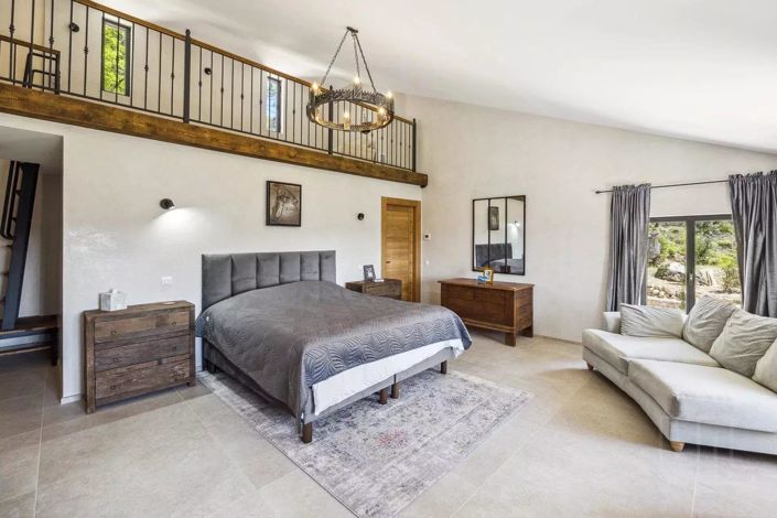 Image No.9-5 Bed House for sale