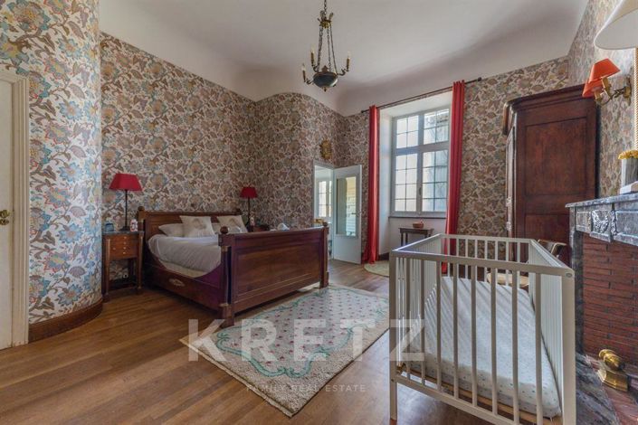 Image No.14-13 Bed Property for sale