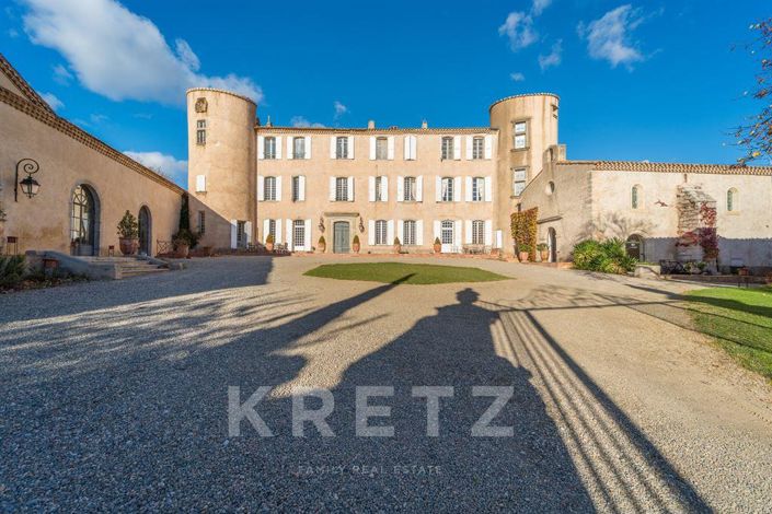 Image No.2-13 Bed Property for sale