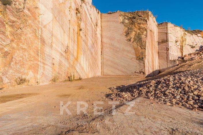 Image No.4-13 Bed Property for sale