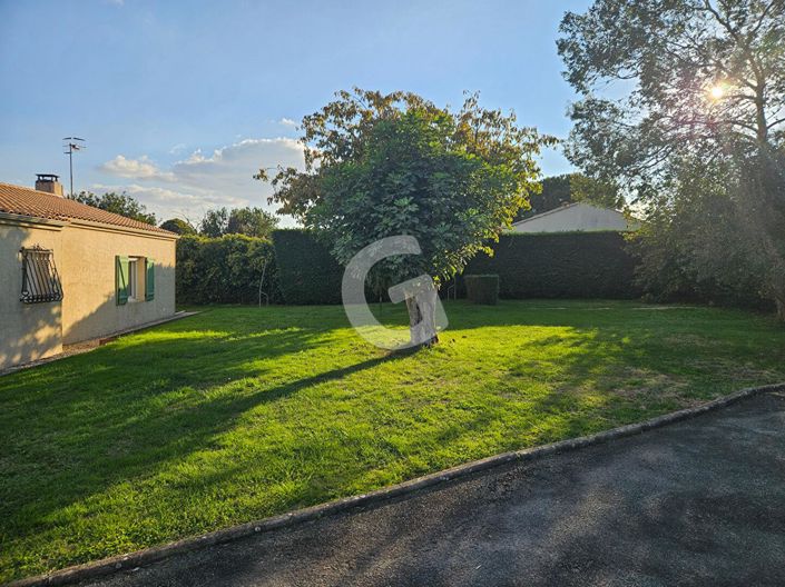 Image No.12-3 Bed House for sale