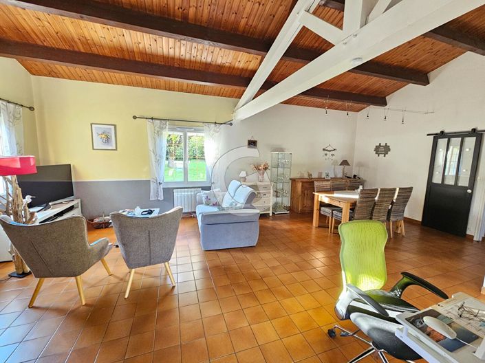 Image No.6-3 Bed House for sale