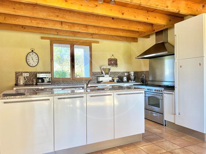 Image No.7-8 Bed House for sale