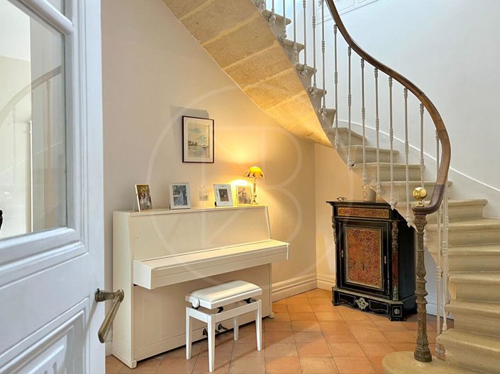 Image No.15-7 Bed House for sale