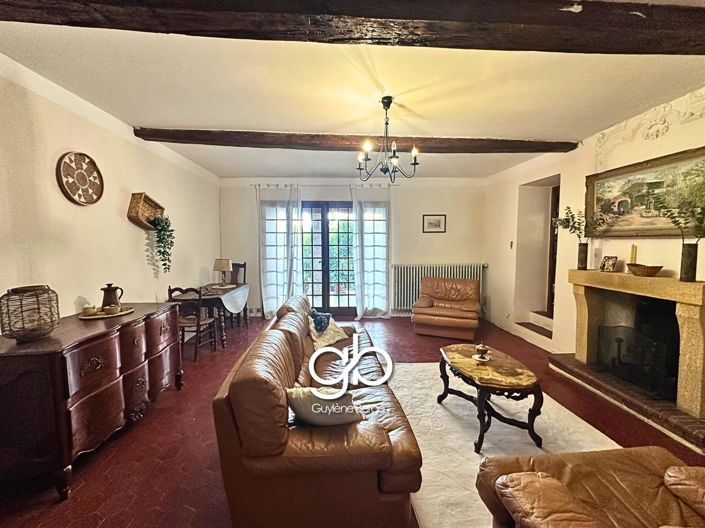 Image No.8-5 Bed House for sale