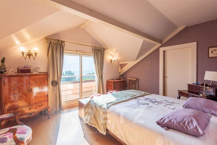 Image No.10-5 Bed House for sale