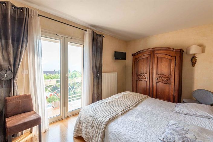 Image No.13-5 Bed House for sale