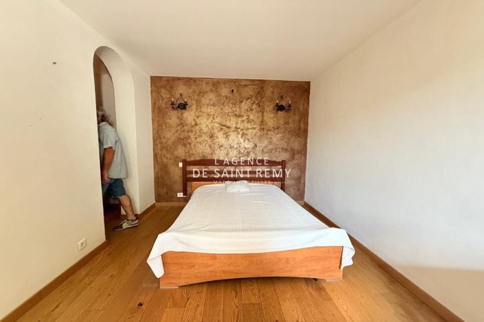 Image No.5-6 Bed House for sale