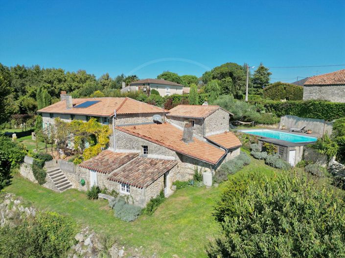 Image No.18-5 Bed House for sale