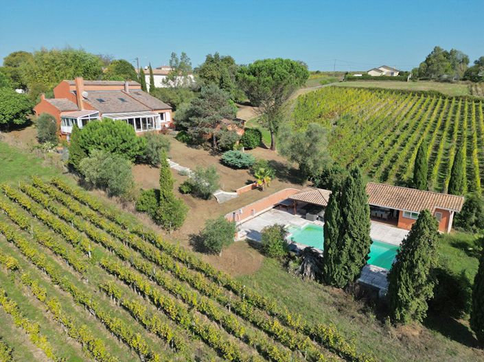 Image No.1-6 Bed House for sale