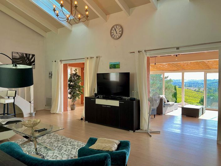 Image No.7-6 Bed House for sale