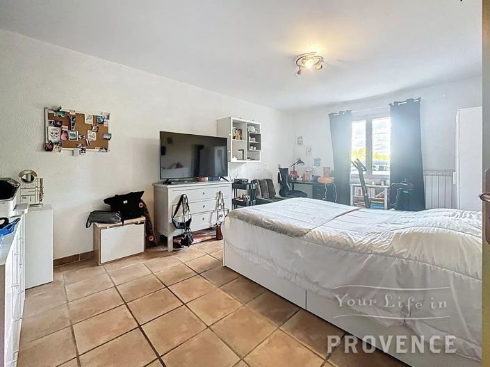 Image No.11-5 Bed House for sale